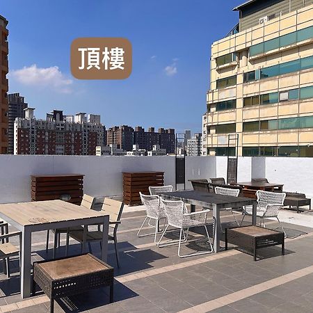 Stray Birds Taichung Hostel Exterior foto