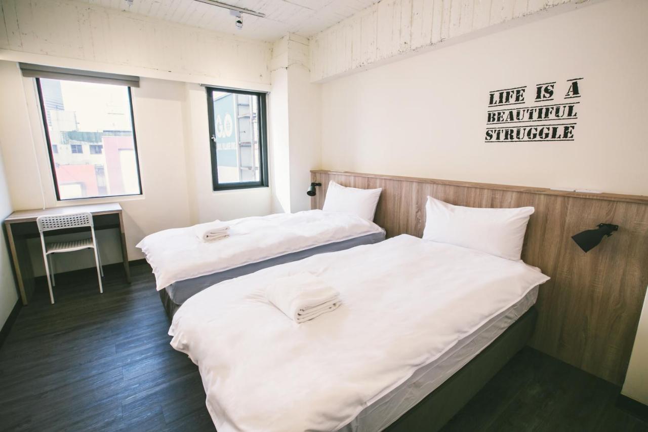 Stray Birds Taichung Hostel Exterior foto